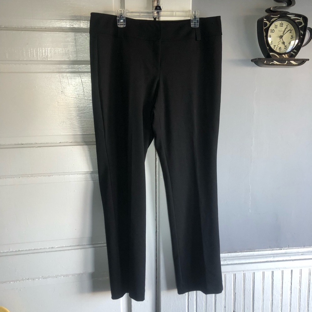 Women’s New York & Company Black Pants. Size 16.